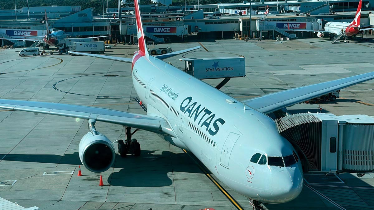 Qantas aircraft from Melbourne First Lounge [Schuetz/2PAXfly]
