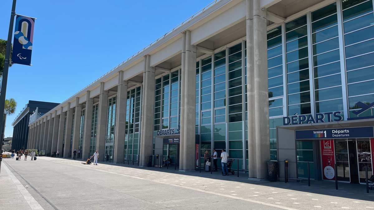 a building with many windows