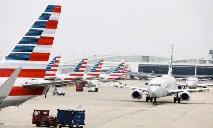 AMERICAN AIRLINES: Helicopter and Bombadier CRJ700 crash outside Ronald Reagan Airport, Washington DC. At least 18 dead